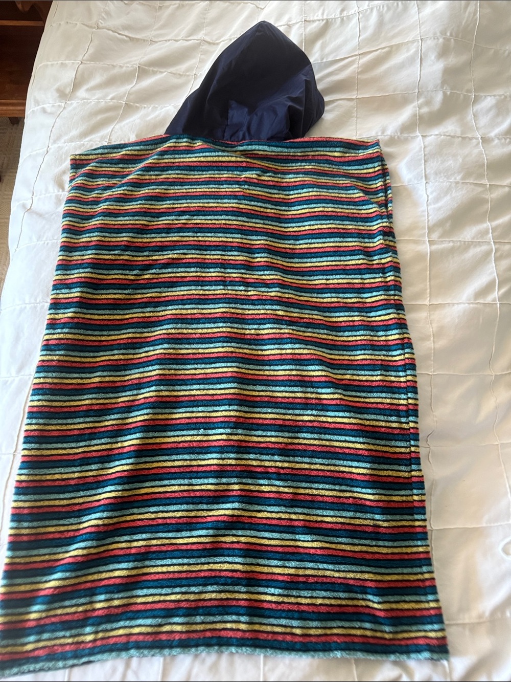 Rip Curl youth auto sock hooded towel- navy with Multicolor Stripes- NWT - Picture 3 of 7